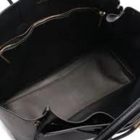 ✅️Avery Bag Black - NO LONGER AVAILABLE IN US - BNWT - Averyy Bag $140 - - Picture 4 of 9